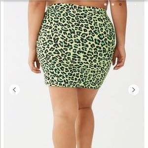 Plus size leopard mini skirt